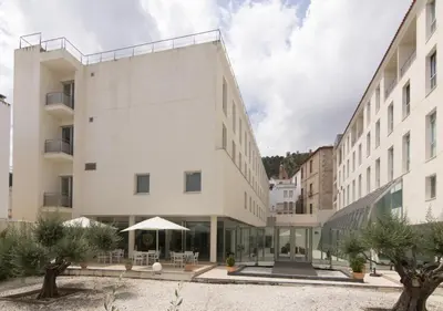Edificio en el que se encuentra el albergue