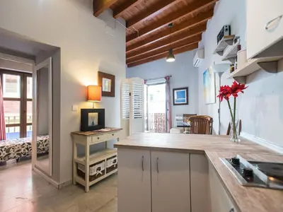 Una cocina o zona de cocina en Divi Apartaments Centro Sevilla