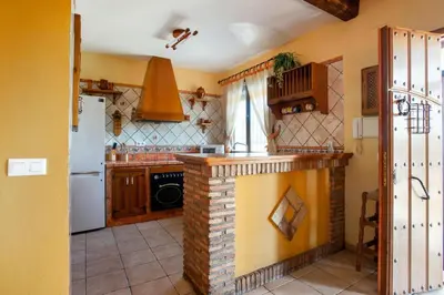 Una cocina o zona de cocina en Comfortable House in Carcabuey with Private Pool