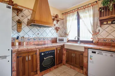 Una cocina o zona de cocina en Comfortable House in Carcabuey with Private Pool