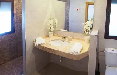 Un baño de Villa Capricho de Luna