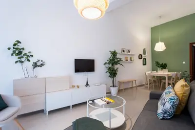 Una televisión o centro de entretenimiento en Apartamentos Diaber Gerona 22