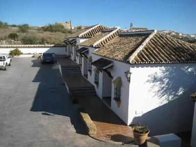 Edificio en el que se encuentra el hostal o pensión