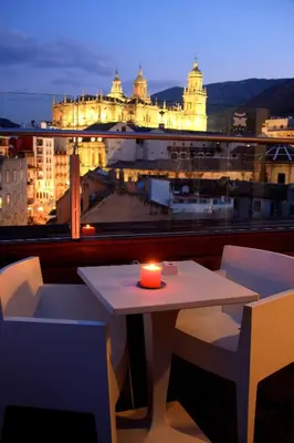 Un balcón o terraza de HOTEL XAUEN en pleno centro con acceso autorizado y a 100m de la Catedral