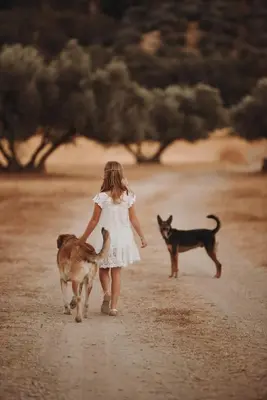 Mascotas con sus dueños en Cortijo La Presa