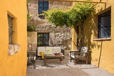 Un patio o zona al aire libre en Hotel Cortijo del Marqués