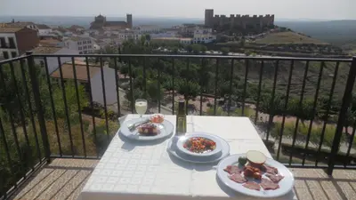 Comida en o cerca de este hotel