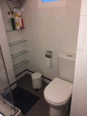 Un baño de Peris Mencheta