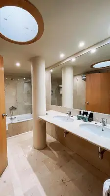 Un baño de Hotel Mencia Subbética