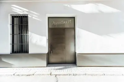 Plano de Bright and modern 2D apartment - Seville center