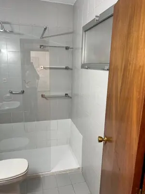 Un baño de Casa Soleada Calle Tranquila Junto a FIBES