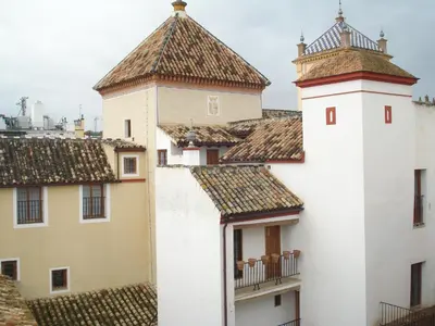 Edificio en el que se encuentra el hostal o pensión