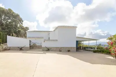 Edificio en el que se encuentra la villa
