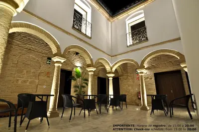 Un restaurante o sitio para comer en Patios del Orfebre