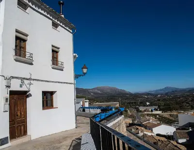 Vista general de una montaña o vista desde la casa o chalet