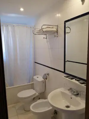 Un baño de Hostal Maestre