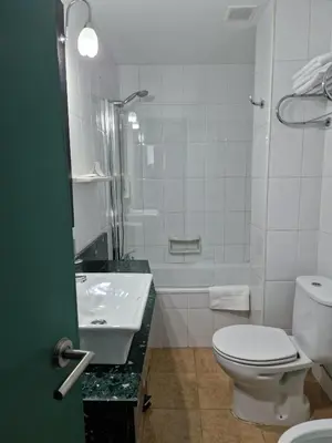 Un baño de Itaca Colón by Soho Boutique