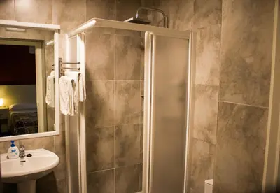 Un baño de Hostal San Vicente II