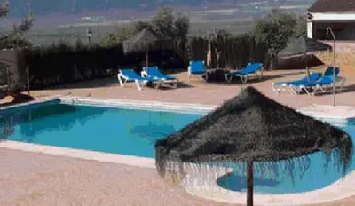 Piscina en o cerca de Casas Rurales Cortijo la Cañada