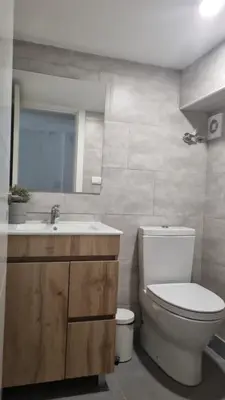 Un baño de ISG Apartments Lovely Duplex