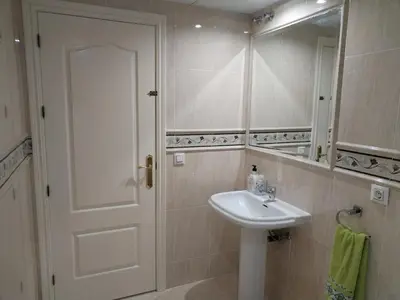 Un baño de Apartamento con parking privado gratis incluido