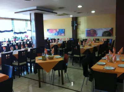 Un restaurante o sitio para comer en Hotel El Cruce Moraleda