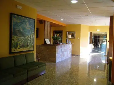 El vestíbulo o zona de recepción de Hotel Río Piscina