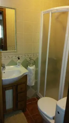 Un baño de Casa Encina - Encinasola Turismo Rural.