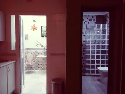 Un baño de Oasi Macarena