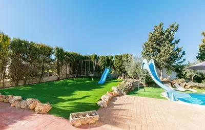 Piscina en o cerca de 3 Bedroom Awesome Home In Casariche