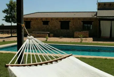 Piscina en o cerca de Casa Ecuestre Carmen Martínez