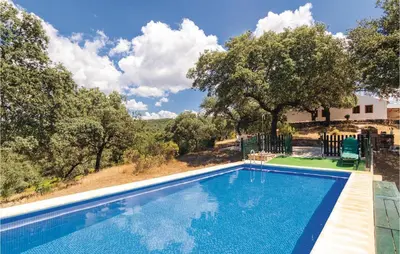 Piscina en o cerca de Gorgeous Home In Villaviciosa De Córdo