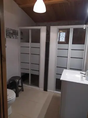 Un baño de Apartamentos Rurales Sierra Luna