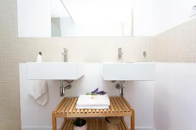 Un baño de Corral del Conde