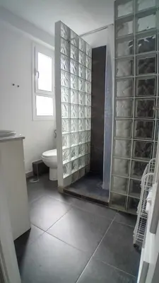 Un baño de 29 Calle Pozo