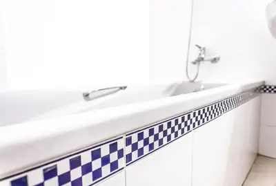Un baño de Conde Ibarra Central