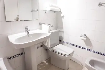 Un baño de Conde Ibarra Central
