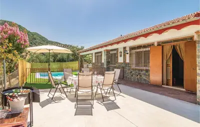 Piscina en o cerca de 3 Bedroom Gorgeous Home In Rute