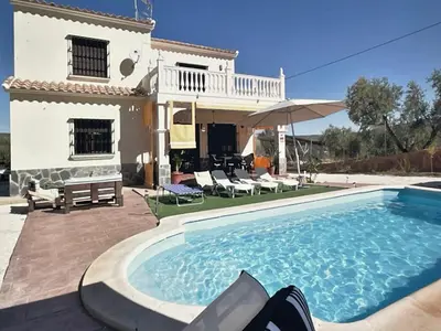 Piscina en o cerca de Villa en lo alto del monte
