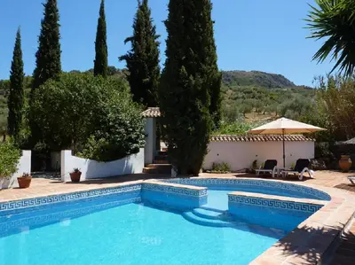 Piscina en o cerca de Casa Fuente de la Zorra