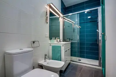 Un baño de Casa Palacio El Condestable de Sevilla