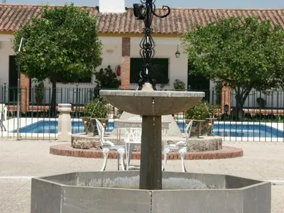Piscina en o cerca de Cortijo de Frías