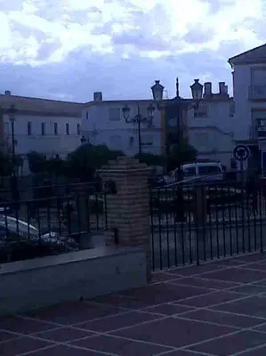 Edificio en el que se encuentra el hostal o pensión