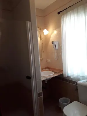 Un baño de Pension Doña Trinidad