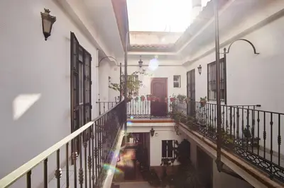 Plano de Escoberos Courtyard Duplex by Valcambre