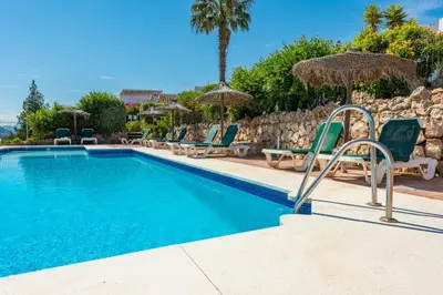 Piscina en o cerca de Cantueso Cottages