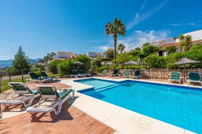 Piscina en o cerca de Cantueso Cottages