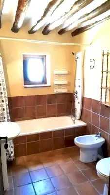 Un baño de Exceptional villa with pool in Villanueva del Trabuco
