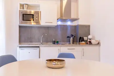 Una cocina o zona de cocina en Nine O Clock San Luis Skyview