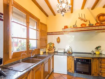Una cocina o zona de cocina en Villa in Priego with pool near Sierras Subbéticas